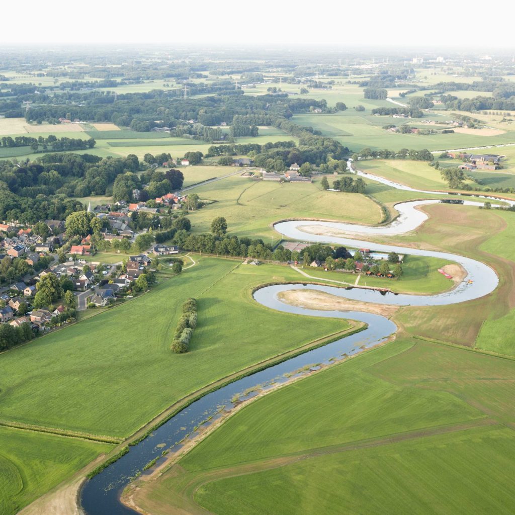 Almen vanuit de lucht